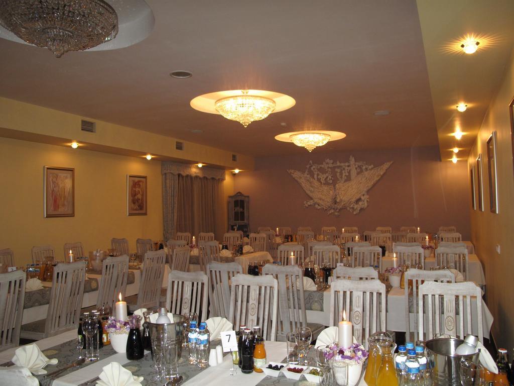 Via Appia Hotel Raszyn Esterno foto