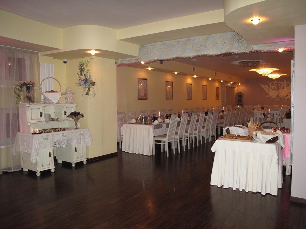 Via Appia Hotel Raszyn Esterno foto