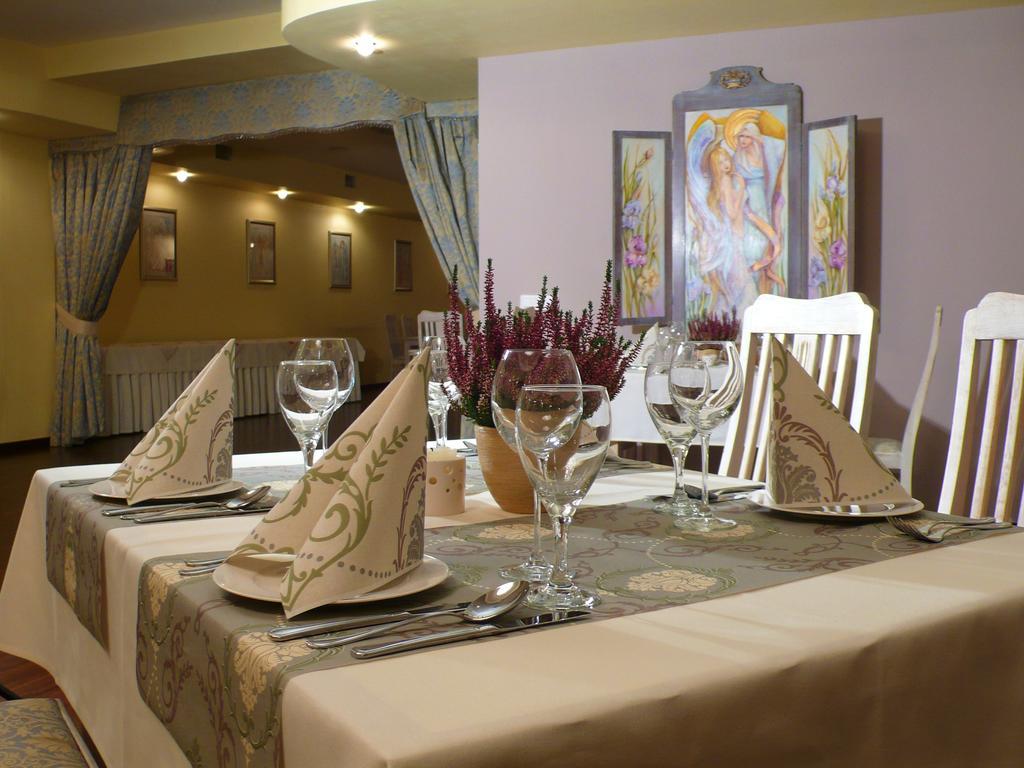 Via Appia Hotel Raszyn Esterno foto
