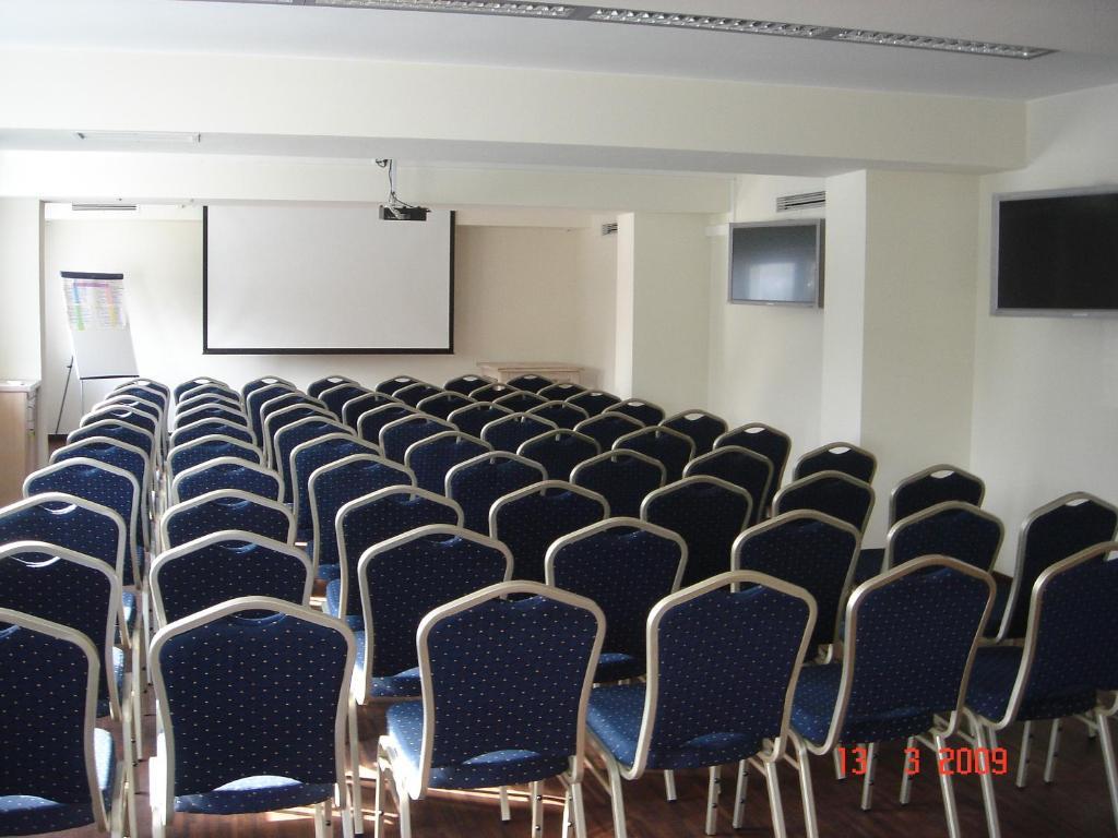 Via Appia Hotel Raszyn Esterno foto