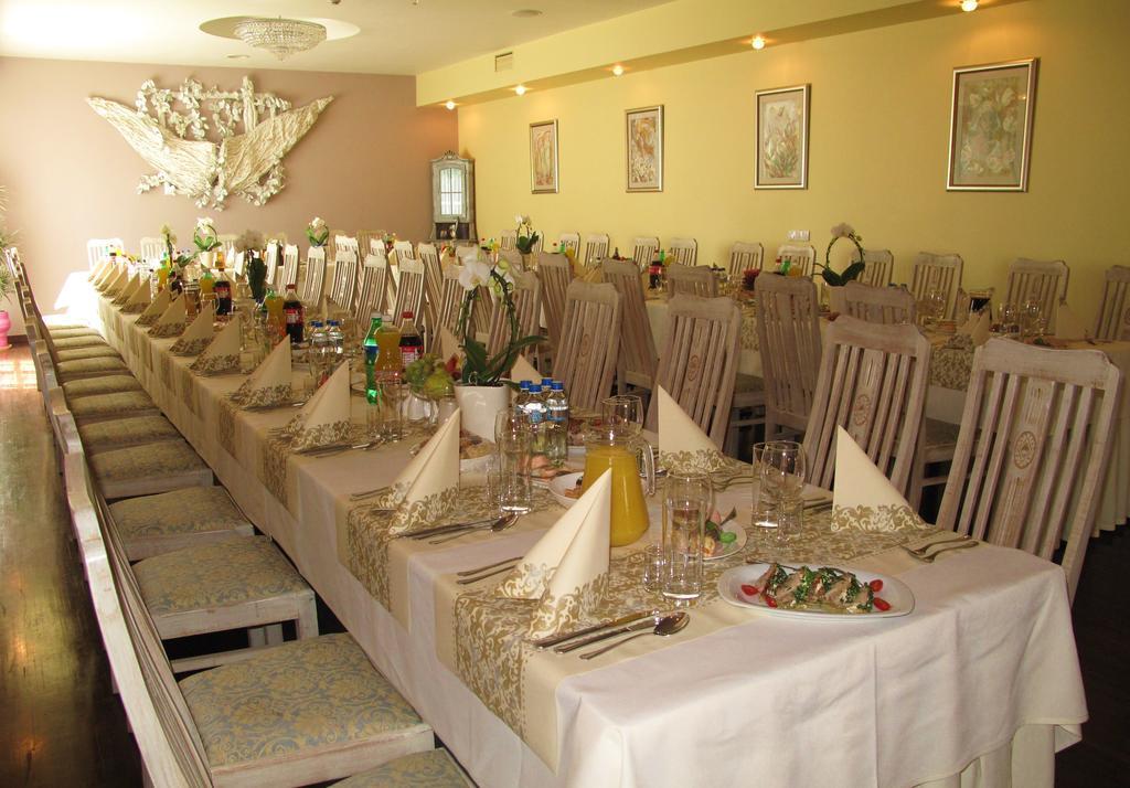 Via Appia Hotel Raszyn Esterno foto